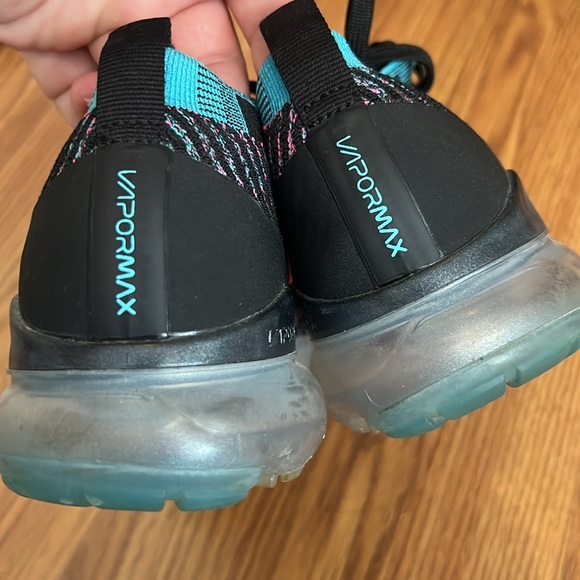 Super cute Vapormax Nike sneakers - Picture 3 of 5
